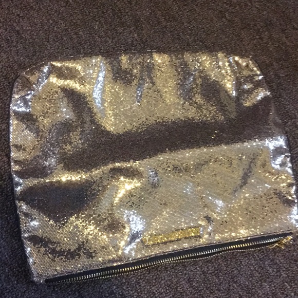 Victoria's Secret Handbags - 💕5 for $15💕🆕Victoria’s Secret Sparkly Bag